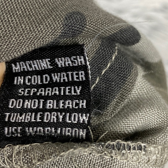 Style Envy Camo Quarter Sleeve Button Up Blouse - Picture 7 of 8